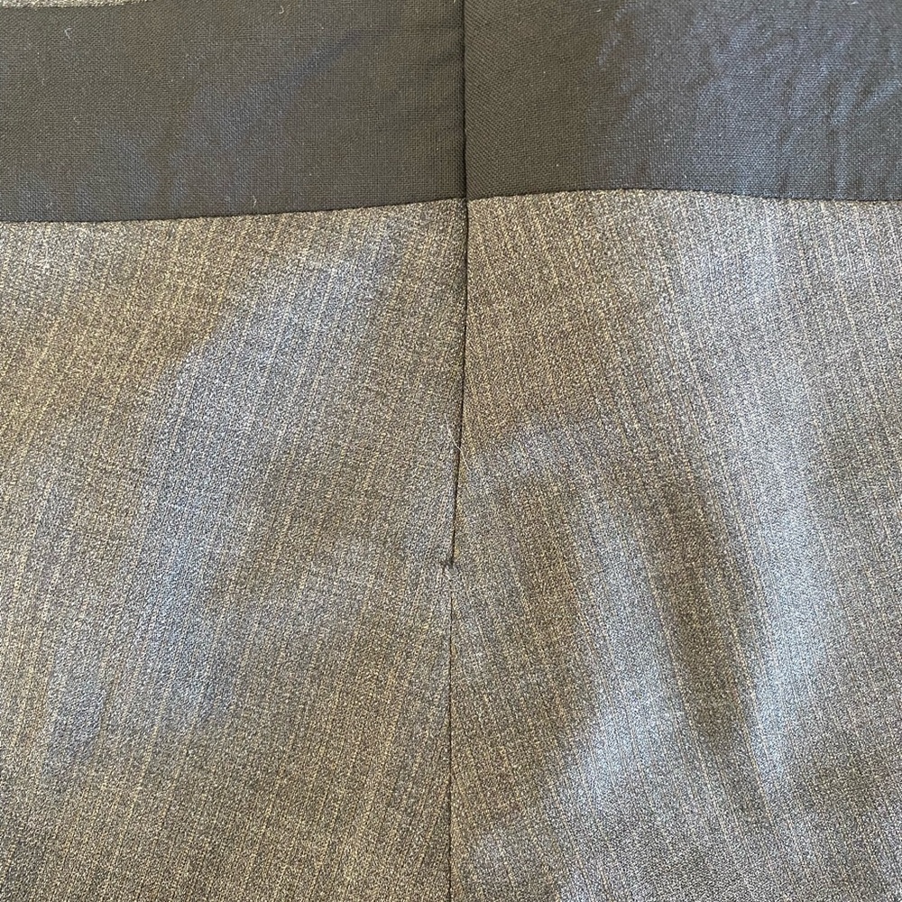 BCBG MaxAzria Unique Dark Gray Chic Wool Slacks with Black Geo Hip Design Size 2 - Picture 8 of 10